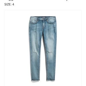 Distressed skinny jeans